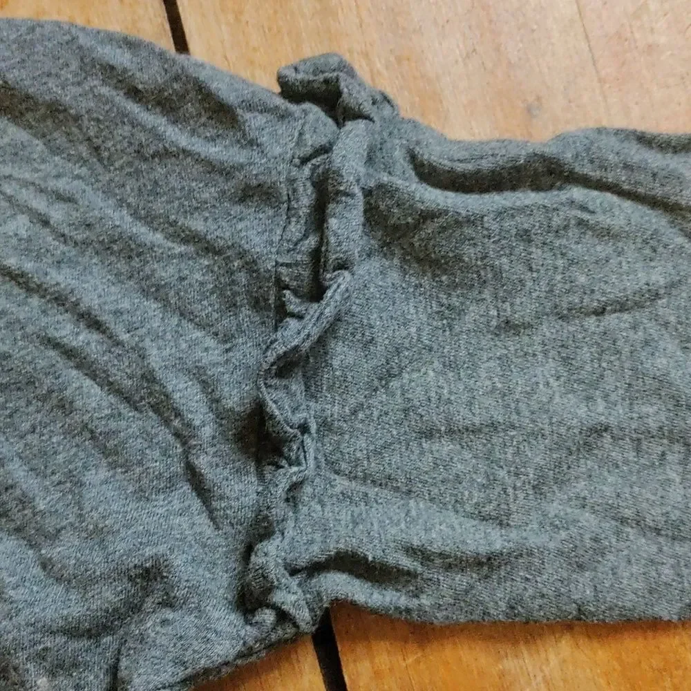 Gap DC Collab Size 6 to 7 bat Girl shirt Cotton Gray shirt Sequins Spring Black